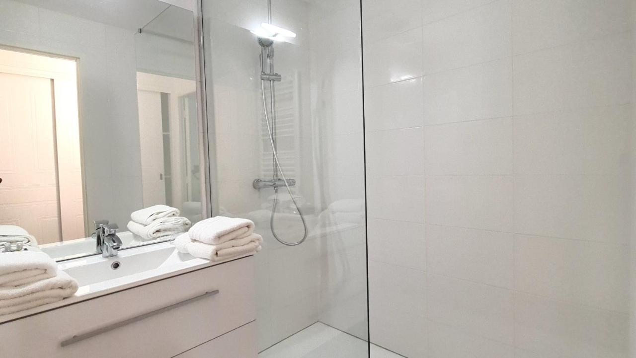 Fasthotel Oloron Hostellerie Du Paon Blanc Lurbe-Saint-Christau Экстерьер фото